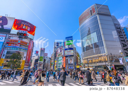 日本の東京都市景観 3.11…BA.2多重感染爆発…自宅放置死2月過去最多…渋谷は多くの人出＝11日 87648338