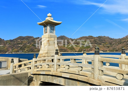 【広島県】晴天下の千砂子波止(御手洗町並み保存地区 とびしま海道) 【広島県】晴天下の千砂子波止(御手洗町並み保存地区 とびしま海道) 87653871