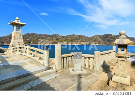 【広島県】晴天下の千砂子波止(御手洗町並み保存地区 とびしま海道) 【広島県】晴天下の千砂子波止(御手洗町並み保存地区 とびしま海道) 87653881