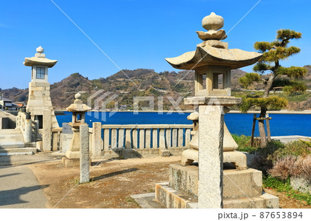 【広島県】晴天下の千砂子波止(御手洗町並み保存地区 とびしま海道) 【広島県】晴天下の千砂子波止(御手洗町並み保存地区 とびしま海道) 87653894
