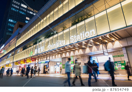 新宿駅南口 甲州街道改札 新宿駅南口 甲州街道改札 87654749