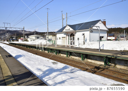 早春の北海道北斗市で道南いさりび鉄道茂辺地駅の風景を撮影 87655590