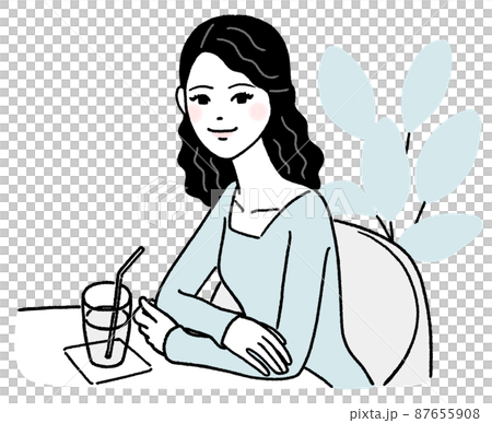 在一家咖啡館休息的年輕女子 87655908