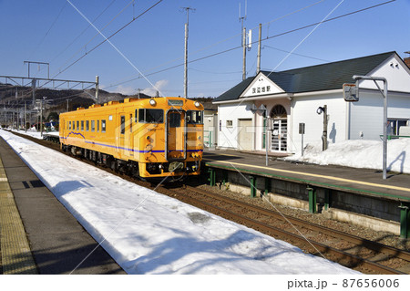 早春の北海道北斗市で道南いさりび鉄道茂辺地駅を発着する各駅停車の風景を撮影 早春の北海道北斗市で道南いさりび鉄道茂辺地駅を発着する各駅停車の風景を撮影 87656006