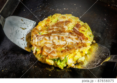 あつあつお好み焼き Japanese Traditional Pizza Okonomiyaki あつあつお好み焼き Japanese Traditional Pizza Okonomiyaki 87656075
