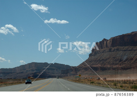 春のアメリカ・グランドサークルドライブ 87656389