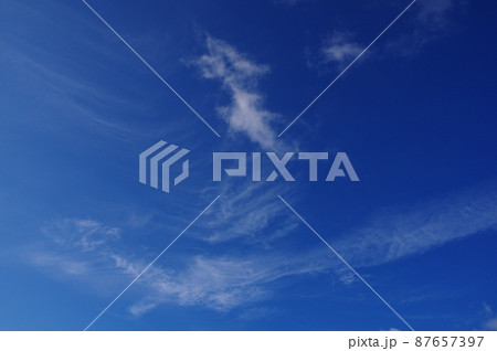巻雲　すじ雲 87657397