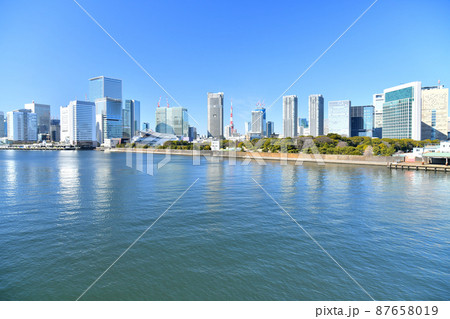 築地大橋／隅田川より浜離宮恩賜庭園方面を望む(東京都港区)【2022.2】 87658019