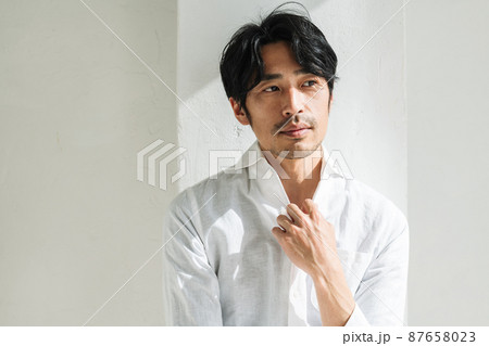 ミドル男性のポートレート ミドル男性のポートレート 87658023