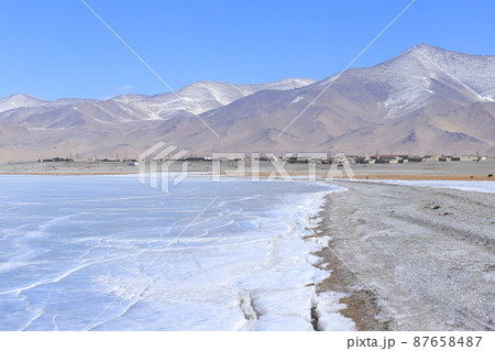 ゾルクル湖　パミール高原 87658487