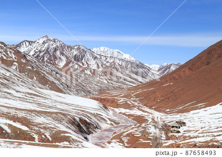 パミール高原　雪山 87658493