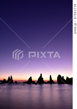 朝焼けの橋杭岩 朝焼けの橋杭岩 87661716