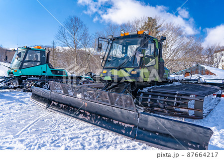 スキー場の除雪車　圧雪車 87664217