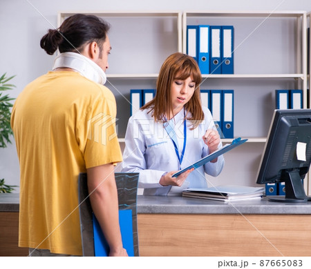 Young patient at the reception in the hospital Young patient at the reception in the hospital 87665083