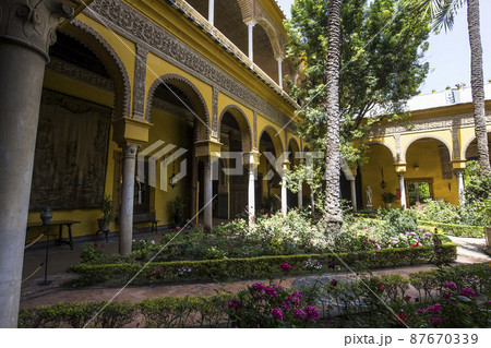 interiors of Palacio de las duenas, Seville, Andalusia, spain 87670339