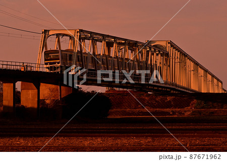 JR鹿島線209系トラス橋をゆく 87671962