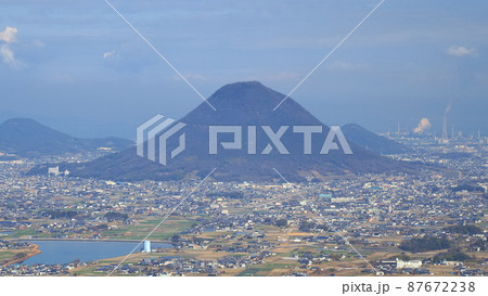 綾歌城山山頂からの讃岐富士2 87672238