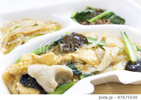 美味しい豚肉とキクラゲの中華炒めのテイクアウト 87675030