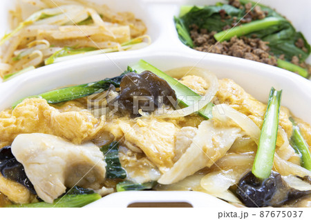 美味しい豚肉とキクラゲの中華炒めのテイクアウト 87675037