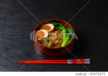 魯肉飯 ルーローハン　Taiwanese dish of  minced pork rice 87675075