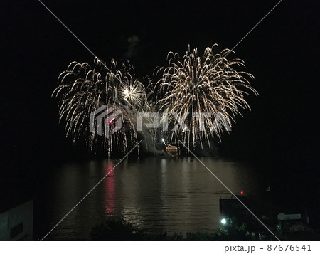 洞爺湖の花火打ち上げ 洞爺湖の花火打ち上げ 87676541