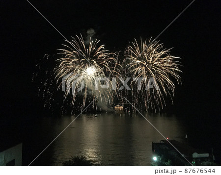 洞爺湖の花火打ち上げ 洞爺湖の花火打ち上げ 87676544