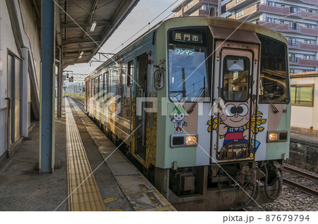 美祢線 ローカル線 ディーゼルカー 厚狭駅 美祢 線路 美祢線 ローカル線 ディーゼルカー 厚狭駅 美祢 線路 87679794