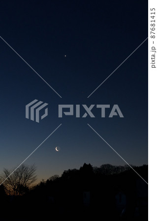 北杜市白州町、夜明けの色、マジックアワーと地球照の細い月に金星と火星 北杜市白州町、夜明けの色、マジックアワーと地球照の細い月に金星と火星 87681415