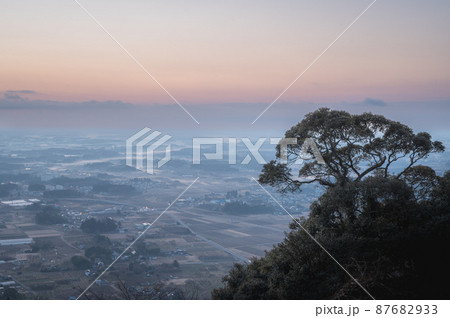 茨城県笠間市　愛宕山から望む関東平野の朝 87682933