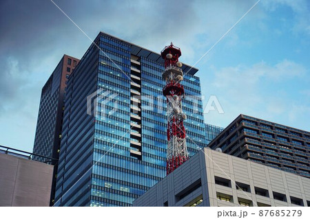 低迷する経済 87685279