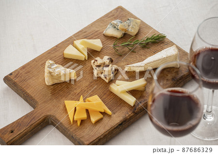 ワインとチーズの盛り合わせ 87686329