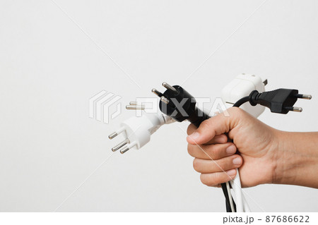 Using the wrong power plug also contributed to the occurrence of a short circuit that can cause a fire as well Using the wrong power plug also contributed to the occurrence of a short circuit that can cause a fire as well 87686622