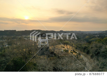 志布志市の松山城址の夕景の空撮 志布志市の松山城址の夕景の空撮 87688077