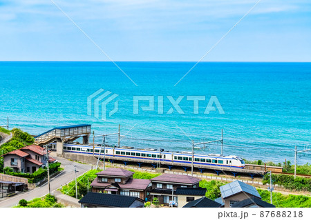 新潟県柏崎市 青海川駅と青い日本海 新潟県柏崎市 青海川駅と青い日本海 87688218