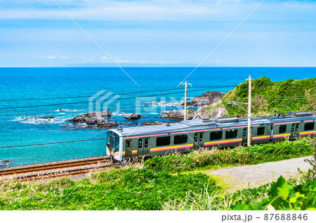 新潟県柏崎市 信越本線(青海川-鯨波) ~日本海沿いを快走する普通列車~ 新潟県柏崎市 信越本線(青海川-鯨波) ~日本海沿いを快走する普通列車~ 87688846