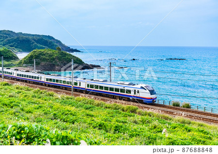 新潟県柏崎市 信越本線(青海川-鯨波) ~日本海沿いを快走する特急しらゆき~ 新潟県柏崎市 信越本線(青海川-鯨波) ~日本海沿いを快走する特急しらゆき~ 87688848