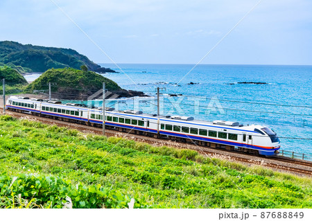 新潟県柏崎市　信越本線（青海川－鯨波）　～日本海沿いを快走する特急しらゆき～ 87688849