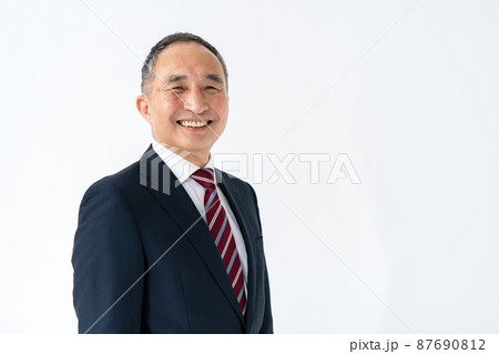 ビジネスマン　ポートレート　シニア 87690812