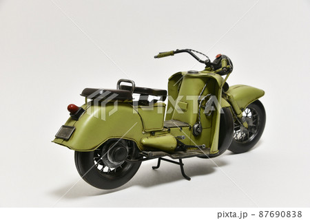 古いオートバイの置物 87690838