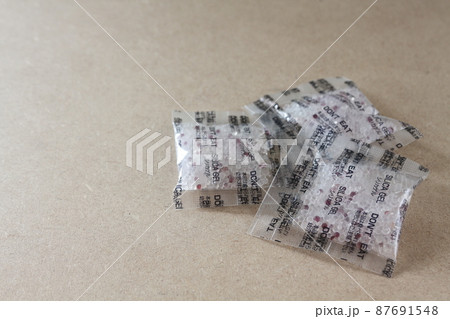 乾燥剤のシリカゲル 87691548