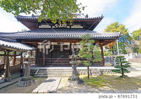 梅の名所久留米市の臨済宗梅林寺開山堂 梅の名所久留米市の臨済宗梅林寺開山堂 87691751