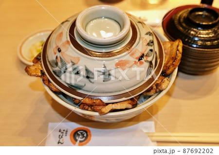 豚丼 87692202