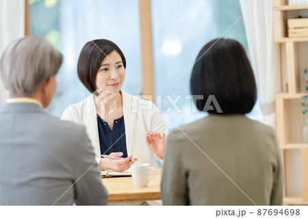 リフォーム相談 シニア 保険 介護 相続 資産運用 リフォーム相談 シニア 保険 介護 相続 資産運用 87694698