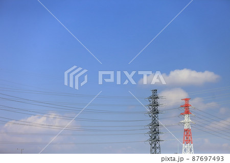 鉄塔と送電線 イメージ 鉄塔と送電線 イメージ 87697493
