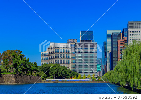 【東京の都市風景】皇居付近の都市風景 87698592