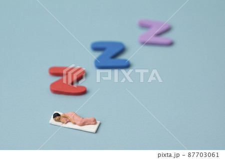 女性 女 女の子 87703061