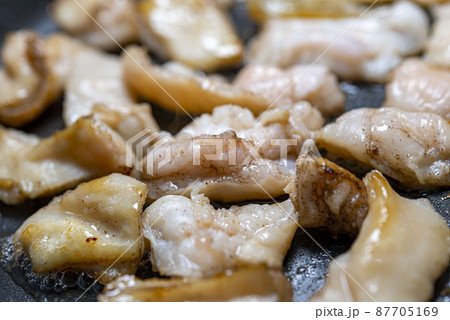 美味しい塩ホルモンの焼肉 美味しい塩ホルモンの焼肉 87705169