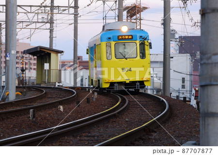 大阪阪堺電軌鉄道上町線の車両が走る 大阪阪堺電軌鉄道上町線の車両が走る 87707877