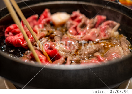 すき焼きの準備07 87708296