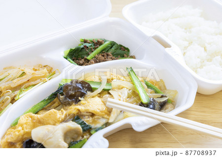 美味しい豚肉とキクラゲの中華炒めのテイクアウト 87708937